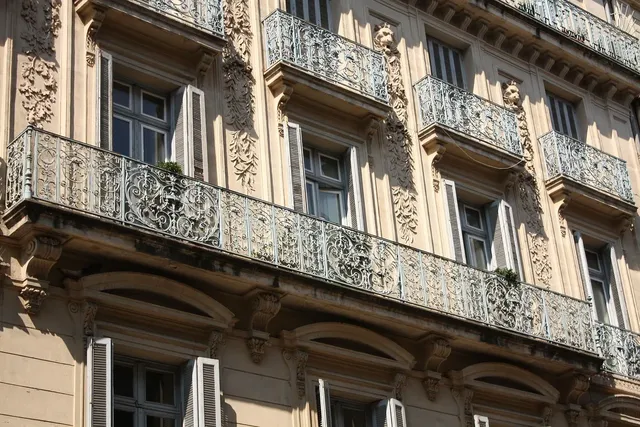 Installation d'un balcon en fibre de verre par-dessous - Étape 2